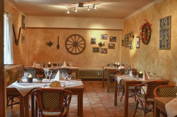 Überherrn Hotel Restaurant Zur Hexe מראה חיצוני תמונה