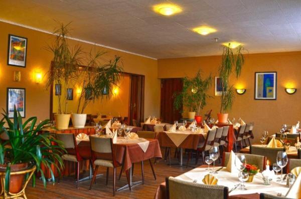 Überherrn Hotel Restaurant Zur Hexe מראה חיצוני תמונה