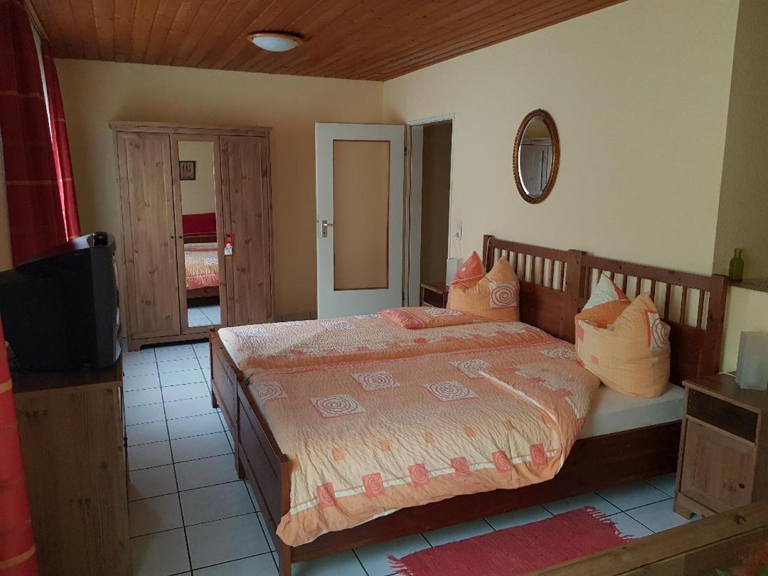 Überherrn Hotel Restaurant Zur Hexe מראה חיצוני תמונה