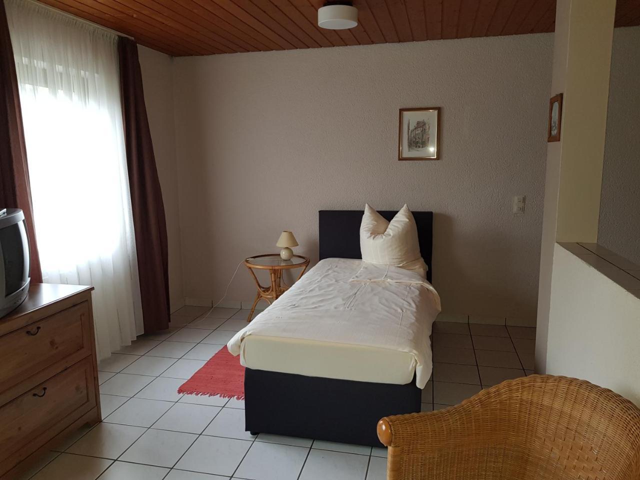 Überherrn Hotel Restaurant Zur Hexe מראה חיצוני תמונה