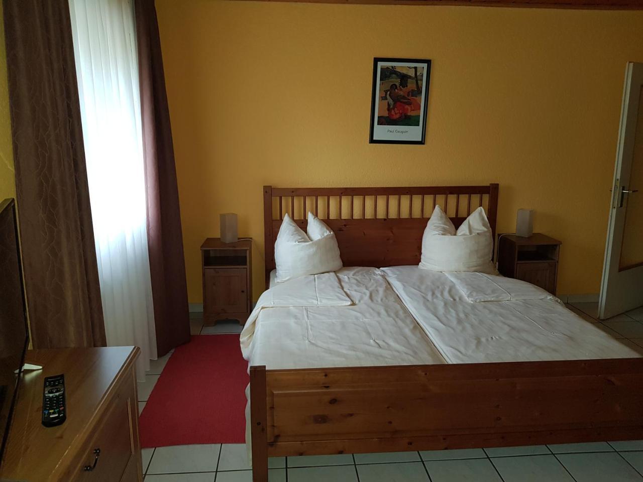 Überherrn Hotel Restaurant Zur Hexe מראה חיצוני תמונה