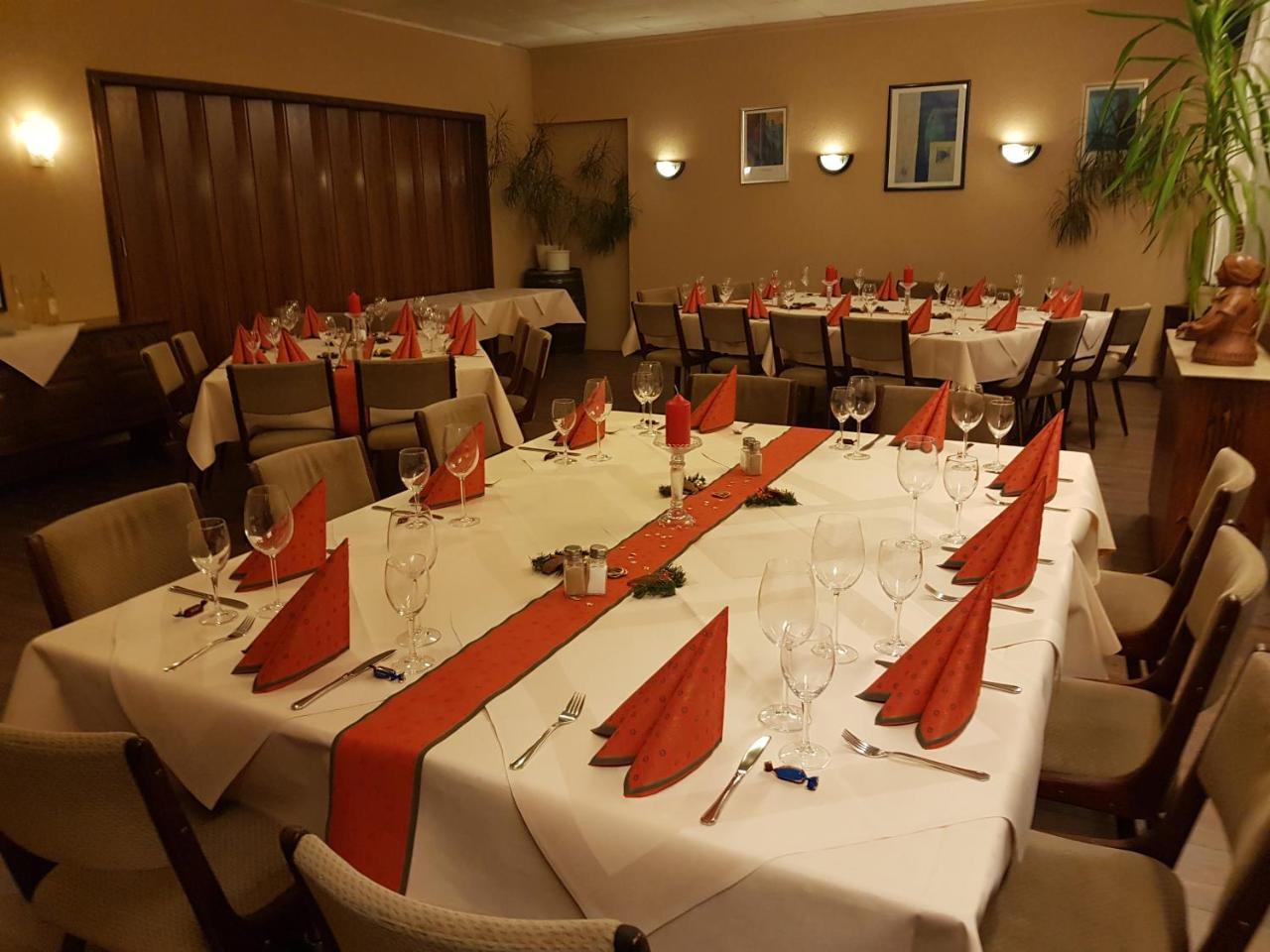 Überherrn Hotel Restaurant Zur Hexe מראה חיצוני תמונה